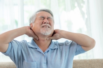 Understanding Neck Pain and When to Take It Seriously
